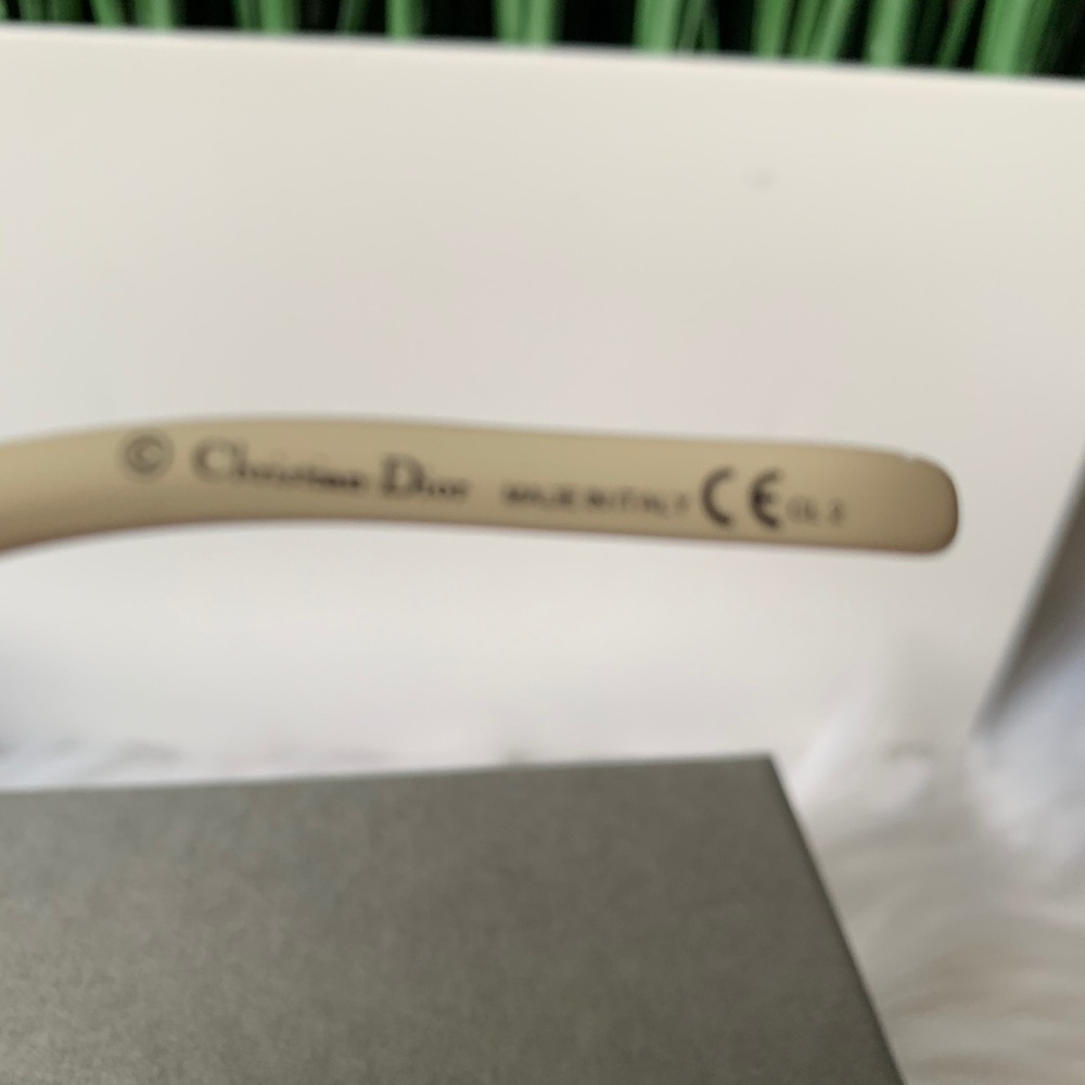 ❤️❤️SOLD❤️❤️Dior white madrague sunglass - Picture 5 of 5